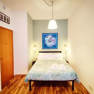 Apartament Ph, Mediolan
